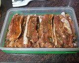 Foto del paso 2 de la receta: Costillas de cerdo maceradas y al horno con puré de papas revolcón