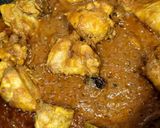 A picture of step 5 of Bhindi chicken.