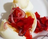 A picture of step 2 of Boiled eggs with kachumbari.