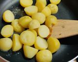 A picture of step 4 of Cheesy Potatoes.