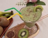 Φωτογραφία βήματος 2 της συνταγής Smoothie με ακτινίδιο και σπανάκι