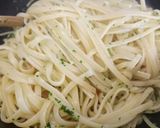 A picture of step 2 of Linguine con gamberi e prosecco.