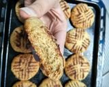 Foto langkah ke 5 dari resep Honey Oat Cookies.