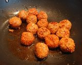 A picture of step 2 of Egg Noodles and Meatballs.