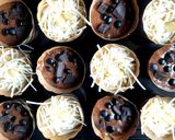 Foto langkah ke 6 dari resep 244. Banana Double Choco Muffin Cake.