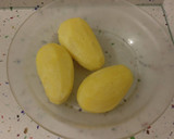 Foto del paso 3 de la receta: Bombones de queso de cabra y mascarpone rellenos de aceitunas y calabaza con patatas asadas