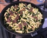 Une image de l'étape 9 de Bœuf épicé aux courgettes et mozzarella di buffala.