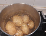 Foto del paso 1 de la receta: Patatas gratinadas con bechamel