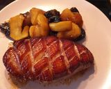 Foto del paso 5 de la receta: Magret de pato con manzana y ciruelas al Pedro Ximénez