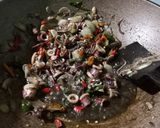 Foto langkah ke 5 dari resep 51. Cumi Masak Hitam.
