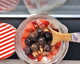 Hình bước làm 4 của món Buổi sáng với sữa chua trái cây (eat clean)