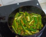 A picture of step 4 of Okra With Onion Masala.