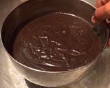 A picture of step 5 of Oreo biscuit Cake.