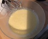 Une image de l'étape 3 de Gâteau fondant aux prunes et vanille.