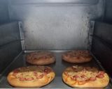 Foto langkah ke 6 dari resep Mini Pizza.
