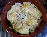 Foto del paso 2 de la receta: Raya al horno con patatas panadera: en plena temporada de pesca
