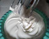 Foto langkah ke 3 dari resep Chiffon cake pandan putih telur ci Tintin Rayner.