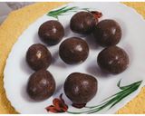 A picture of step 7 of Ragi ladoo.