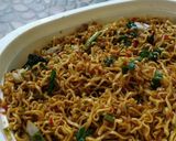 Foto langkah ke 5 dari resep Mie Telur Goreng.