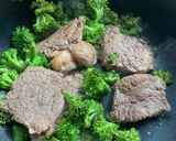Foto del paso 2 de la receta: Idea almuerzo grez- carne con brócoli y palmito