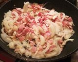 Savanyított káposztán sült csirkecombfilé recept fázis 2 fotója