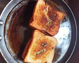 চীজ গার্লিক স্যান্ডউইচ (cheese garlic sandwich recipe in Bengali) রেসিপির ধাপ 3 ছবি