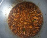 Foto langkah ke 5 dari resep Tumis kerang kupas pedas asam manis.