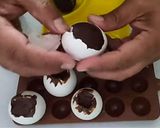A picture of step 7 of Caramel Chocolate in Egg.