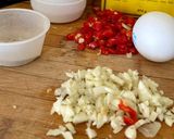 Foto langkah ke 2 dari resep Cumi Cabe Garam.