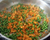Foto del paso 3 de la receta: Arroz con guisantes y jamón