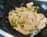 A picture of step 6 of Chow Fun(Instant Spice Mix Version).