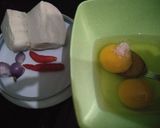 Foto langkah ke 1 dari resep Telur Dadar Tahu ala Those.