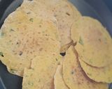 A picture of step 6 of Methi khakhra.