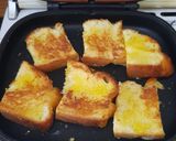 Foto langkah ke 3 dari resep Egg & Mayo Toast (Menu Kilat!).