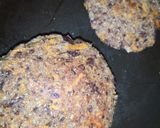 Foto del paso 2 de la receta: Arepitas integrales rellenas