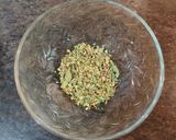 A picture of step 1 of Stir Fry Sprouts.