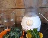 Foto del paso 1 de la receta: Batido de espinaca, ananá, apio y naranja