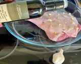 Une image de l'étape 2 de Gigot d’agneau à l’ail, miel, moutarde et muscat.