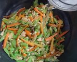 Foto langkah ke 3 dari resep Tumis sayur buncis wortel toge.