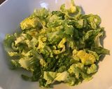 Une image de l'étape 1 de Salade composée sucrine maïs tomates et harengs.