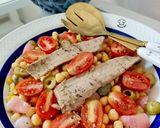 Foto del paso 5 de la receta: Ensalada de garbanzos con encurtidos y ventresca de atún
