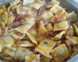 Foto del paso 5 de la receta: Ravioles de ricotta y espinaca con salsa de carne y tomate a la albahaca