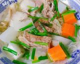 Hình bước làm 2 của món Hủ tiếu mì xương và thịt heo