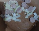 Foto langkah ke 2 dari resep Tumis Brokoli wortel bakso.