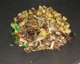 Foto langkah ke 5 dari resep Kering Tempe & Tongkol Suir.