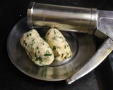 A picture of step 1 of Palak chakali.