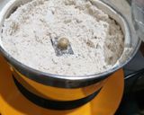 A picture of step 2 of Oats laddu.