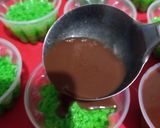Foto langkah ke 3 dari resep Puding Lumut Pandan Cokelat.