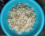 Foto langkah ke 1 dari resep Tumis kecambah mix ikan asin peda.