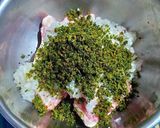 Foto del paso 4 de la receta Pollo en salsa verde al horno con patatas y especias